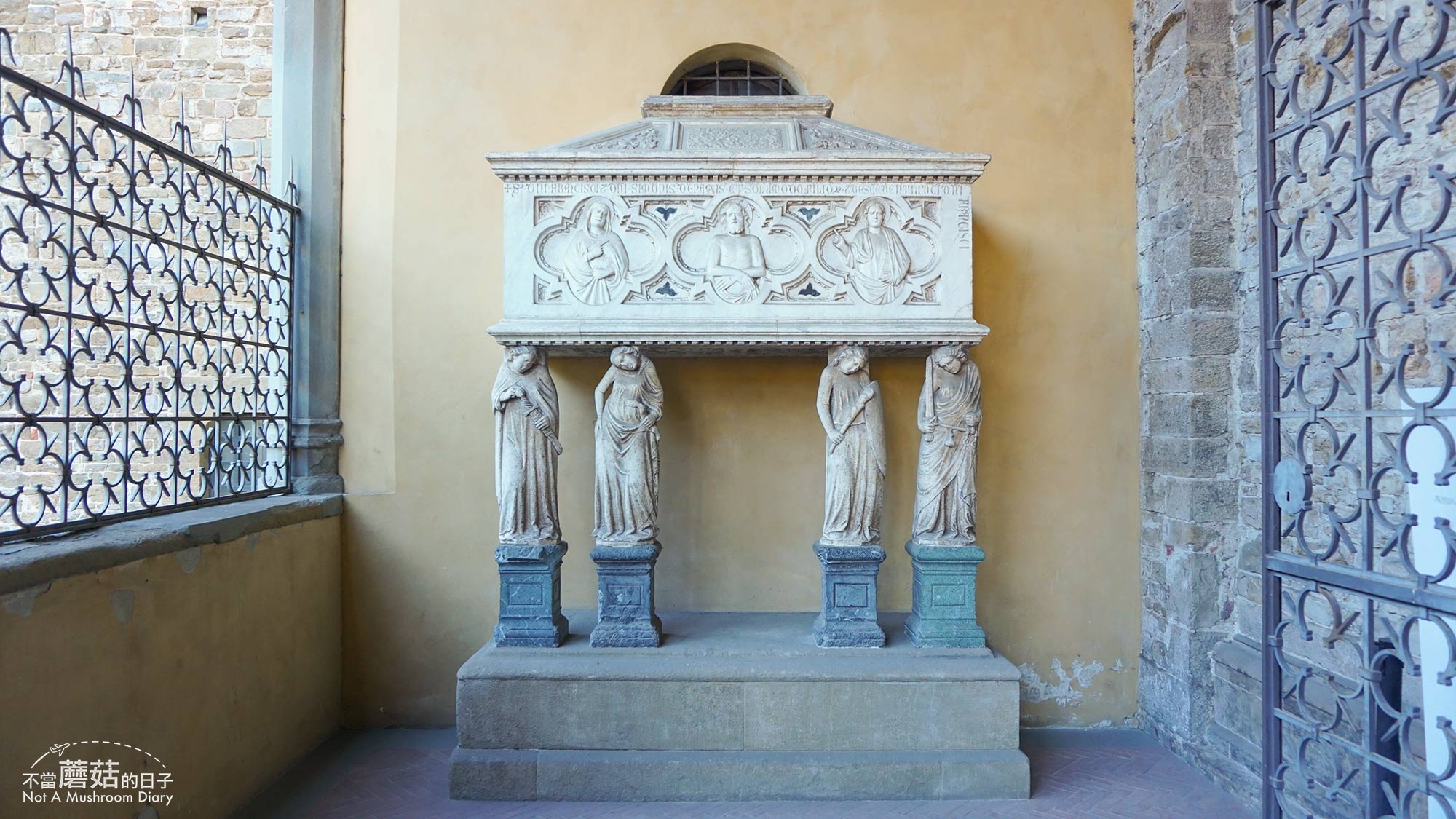 佛羅倫斯 義大利 景點 聖十字聖殿 墓碑 伽利略、米開朗基羅、但丁、馬基維利