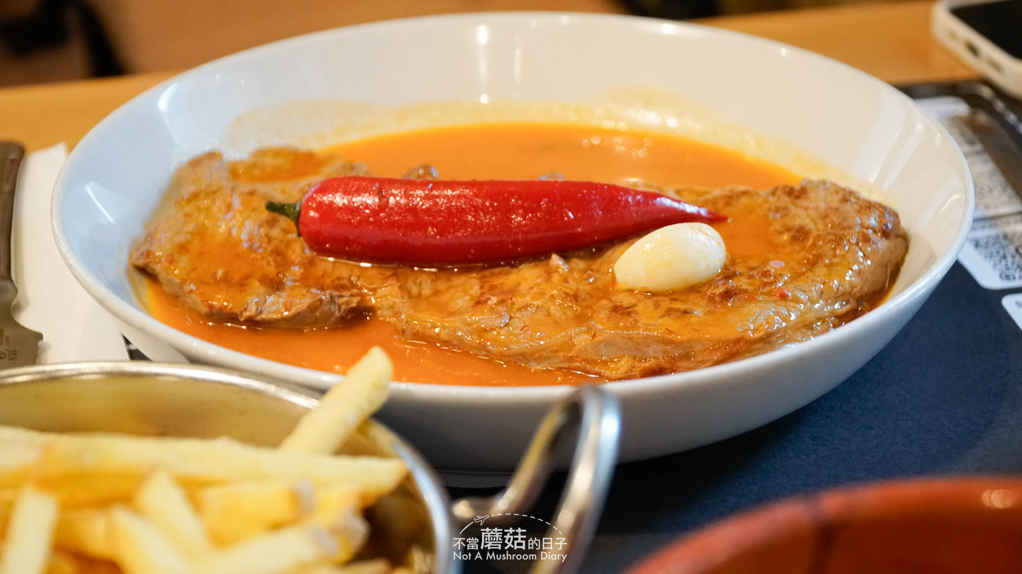 里斯本 葡萄牙 餐廳 必吃 推薦 景點 Maria Catita 豬扒包 大蒜牛排三明治 Prego Bifanas